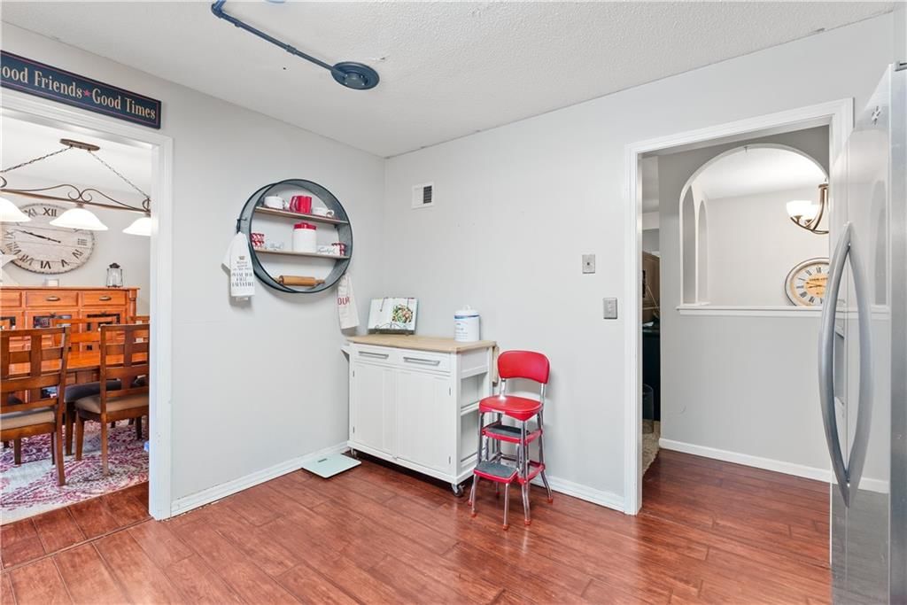 2520 S Whitney Avenue — photo 9