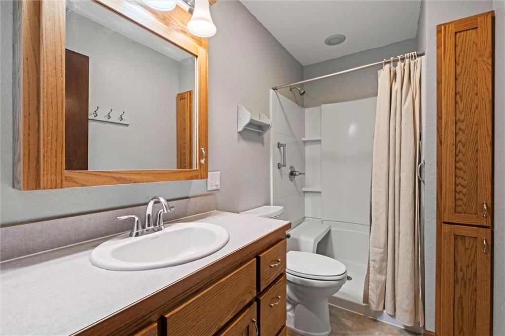 200 W Cynthia Street — photo 16
