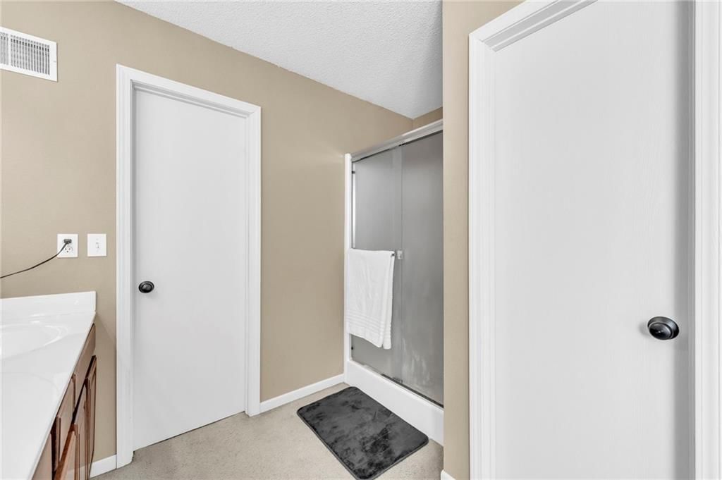 9829 N Lewis Avenue — photo 16