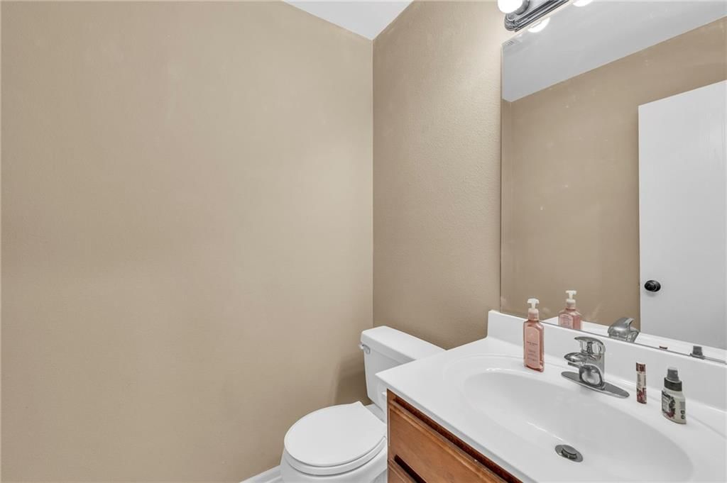 9829 N Lewis Avenue — photo 26