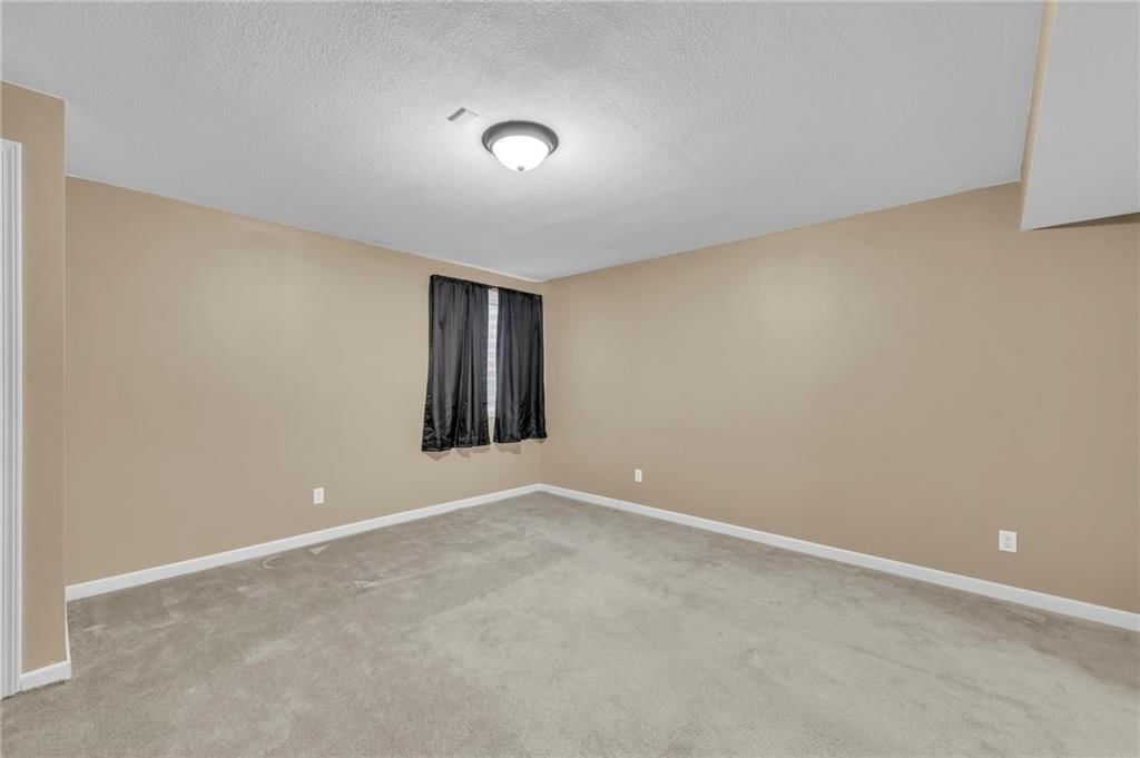9829 N Lewis Avenue — photo 28