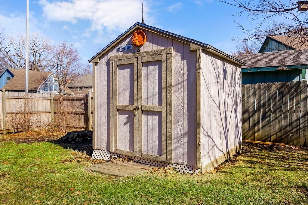 1600 E Frontier Lane — photo 33