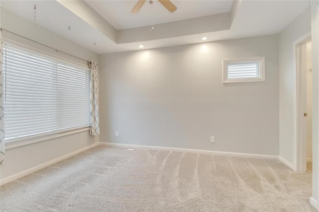 520 E Walnut Street — photo 11
