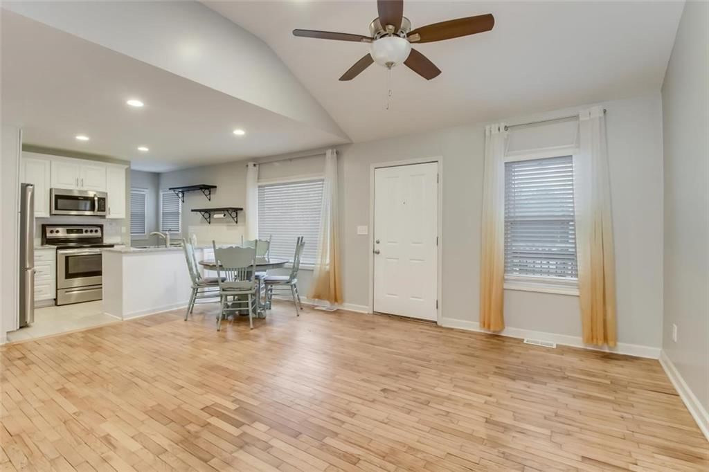 520 E Walnut Street — photo 5