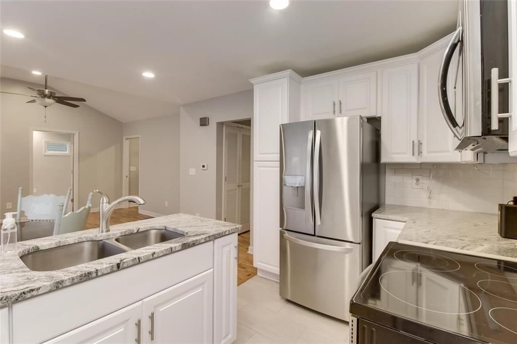 520 E Walnut Street — photo 9