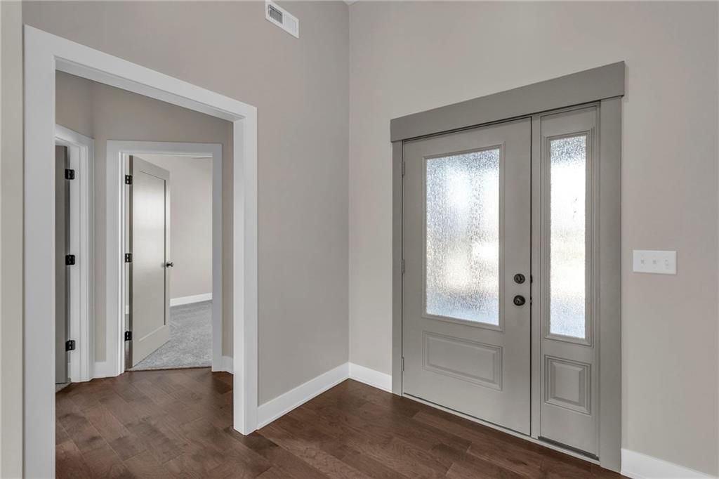 812 Timberline Drive — photo 2