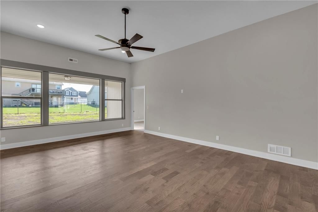 812 Timberline Drive — photo 4