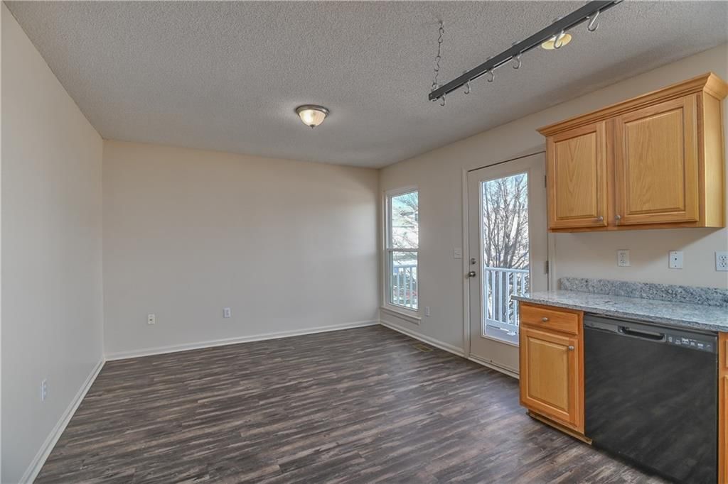 252 N Hedge Lane — photo 19