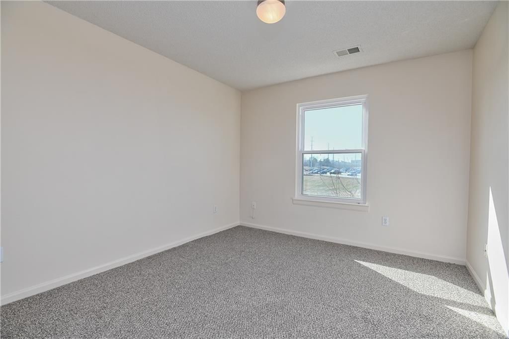 252 N Hedge Lane — photo 29