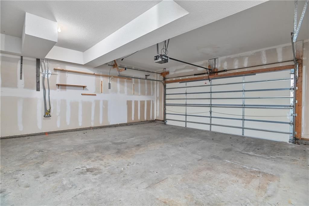 252 N Hedge Lane — photo 36