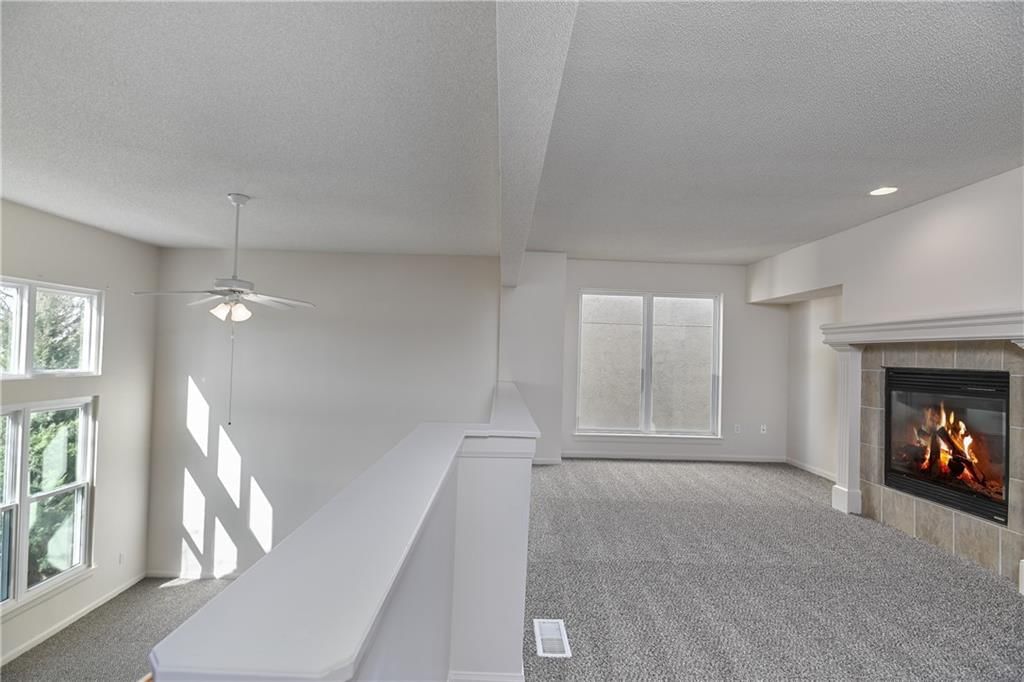 252 N Hedge Lane — photo 10
