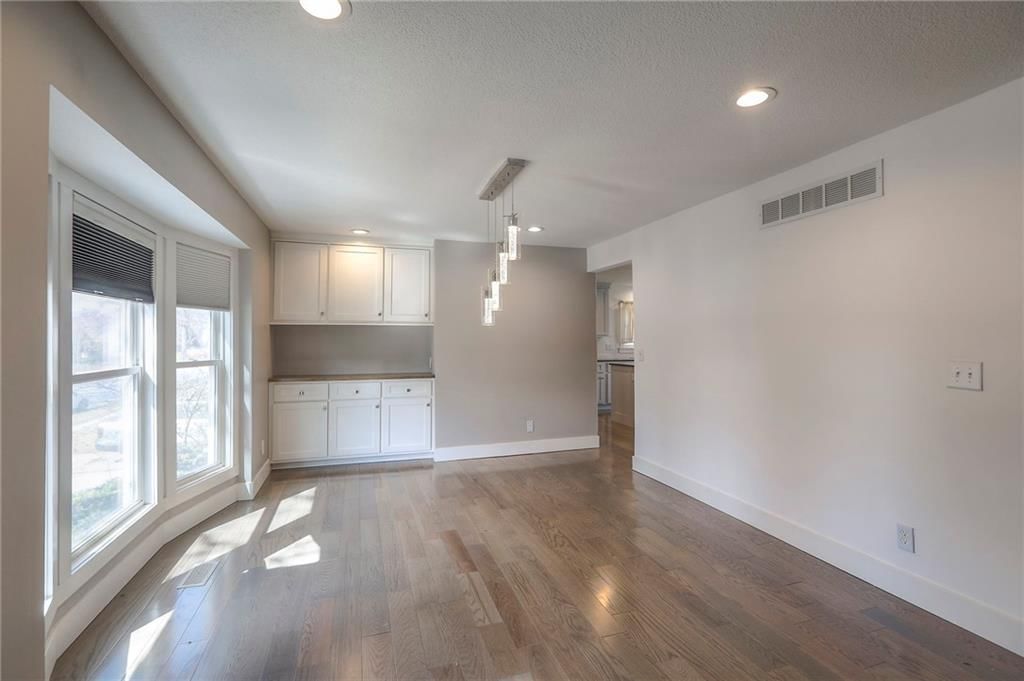 16407 Spring Valley Road — photo 8