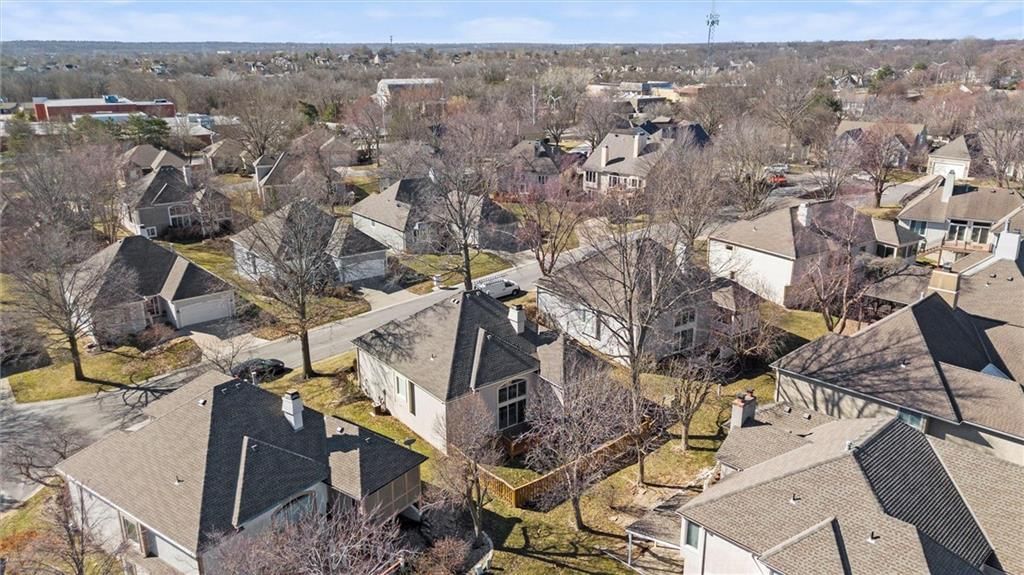 7916 W 118th Terrace — photo 35
