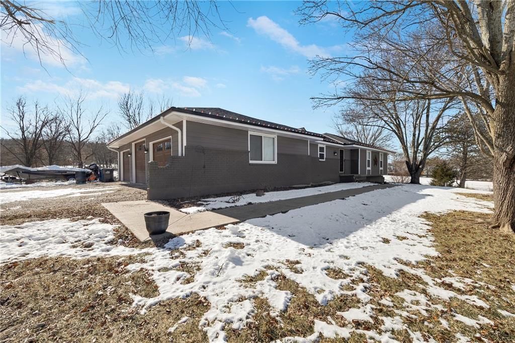 32103 E Ryan Road — photo 2