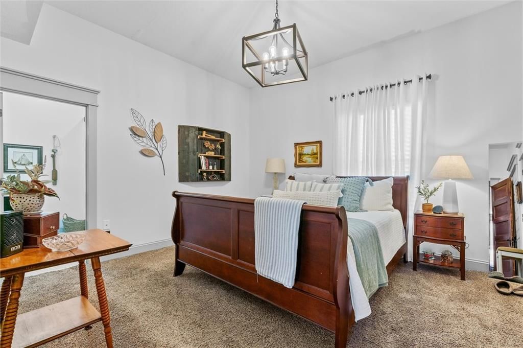 105 E Elm Street — photo 24