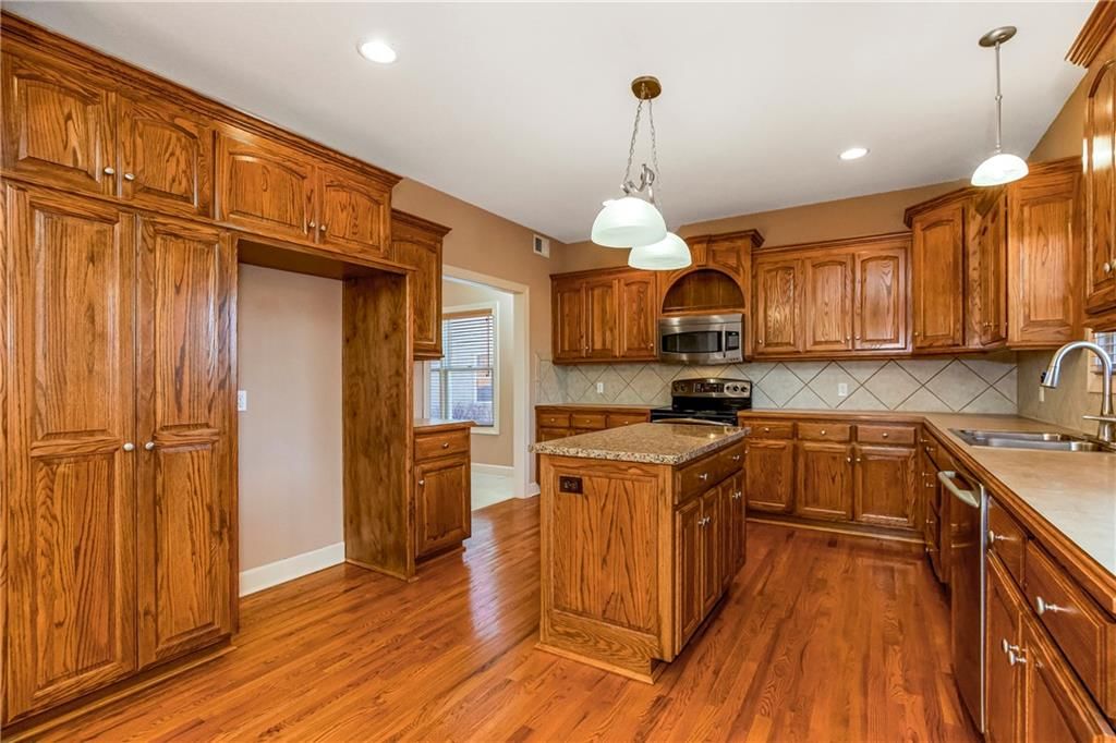 2120 Ridgeview Drive — photo 9