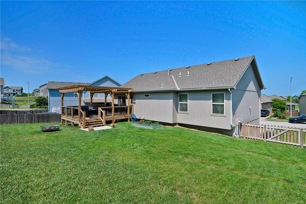 11044 N Laurel Avenue — photo 28