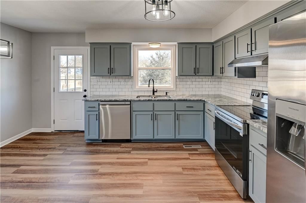 955 Ridge Drive — photo 6