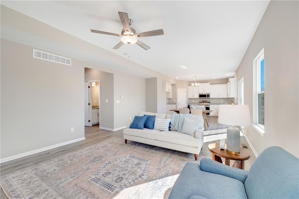 611 Summer Dawn Court — photo 9