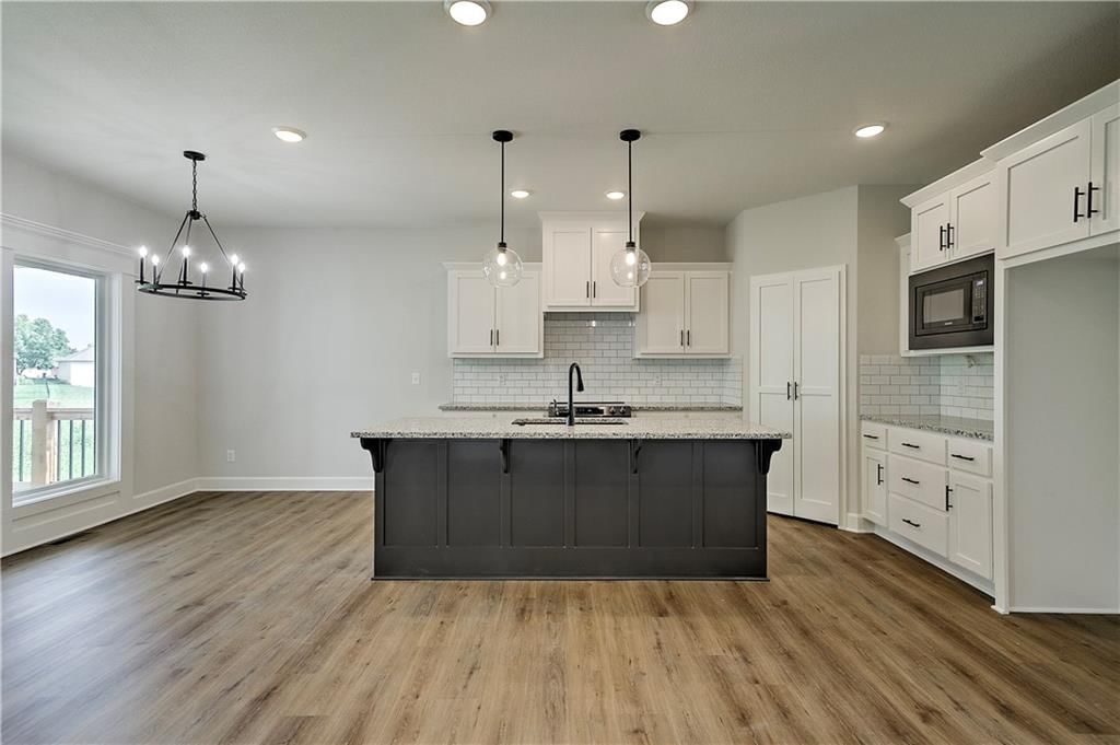 2404 Windmill Circle — photo 3