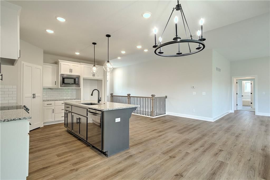 2404 Windmill Circle — photo 6