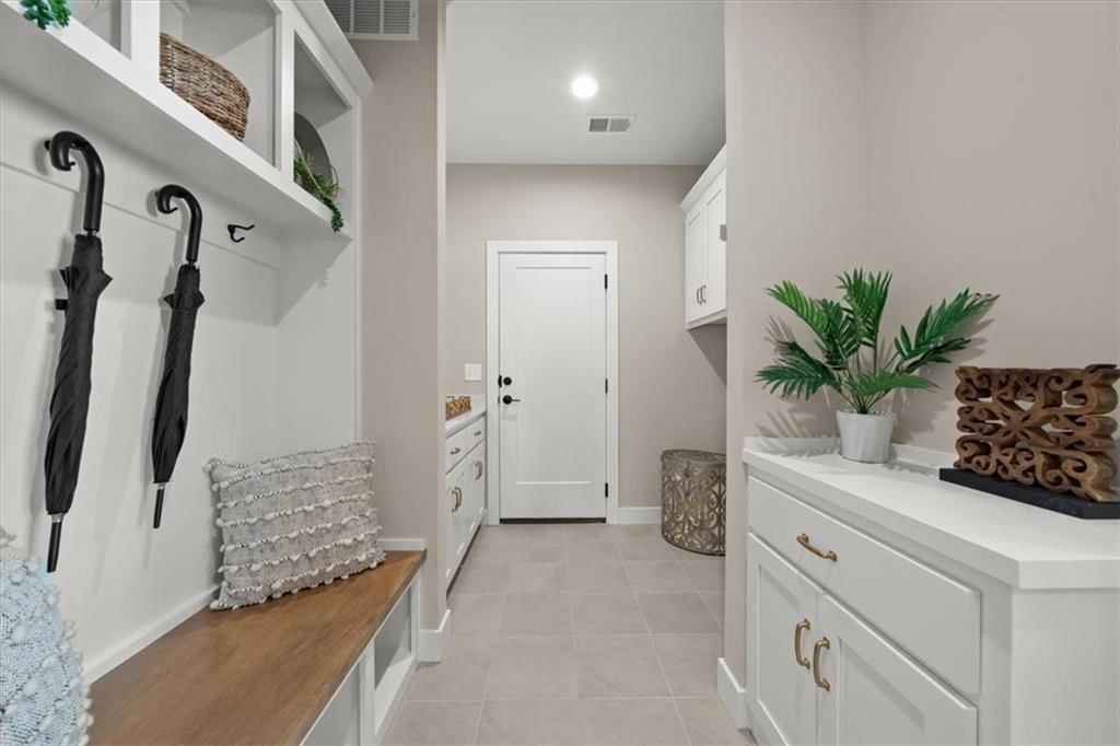8265 Aurora Street — photo 20