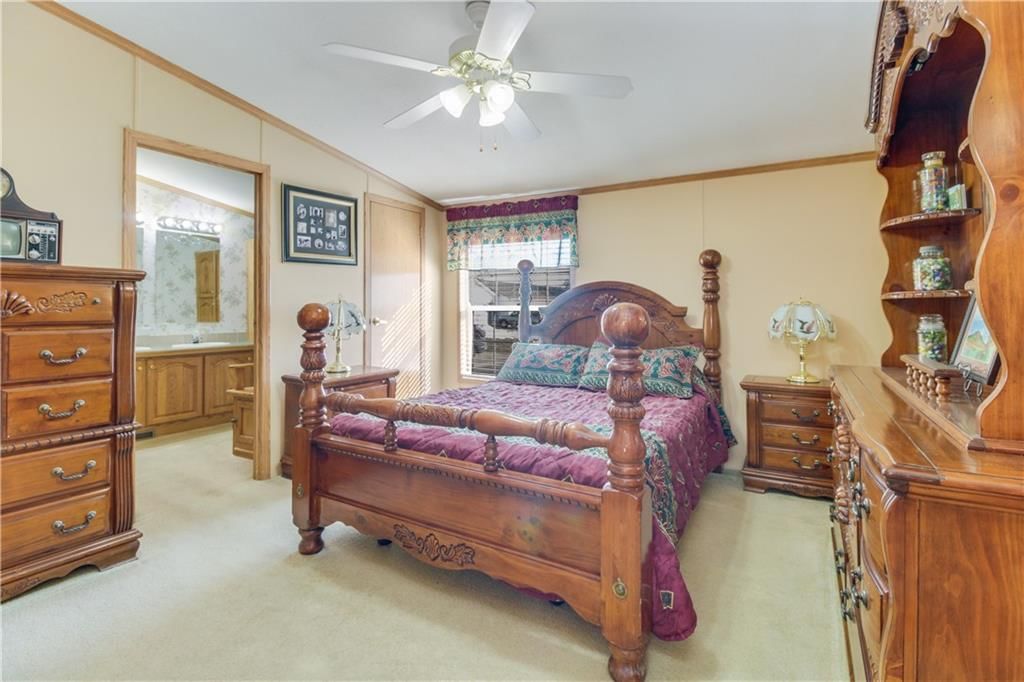 908 NE Cherry Court — photo 17