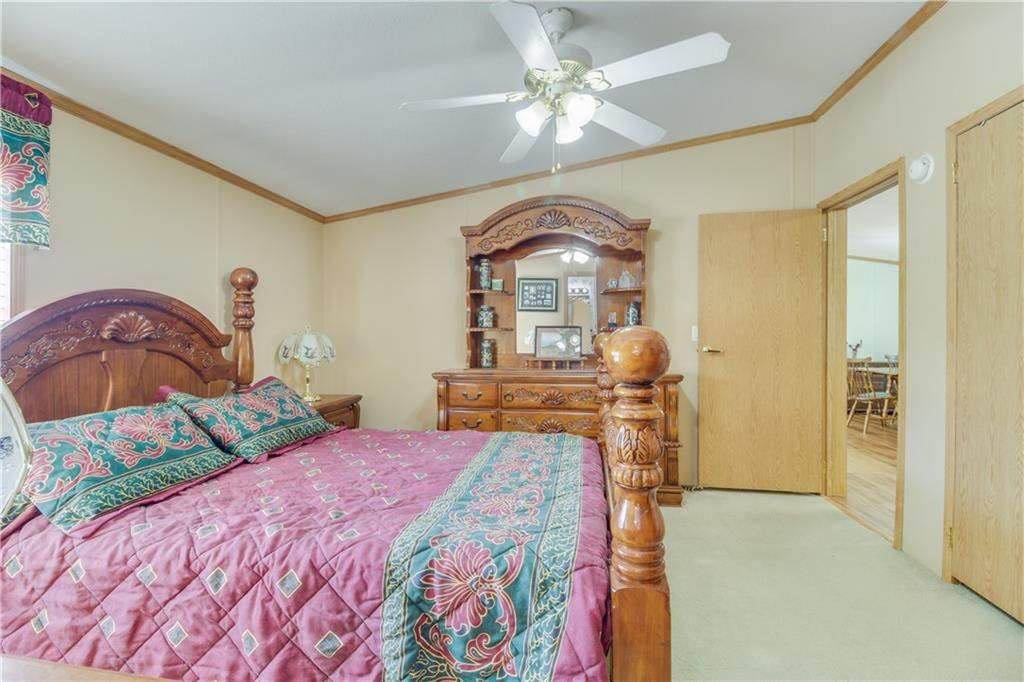 908 NE Cherry Court — photo 18