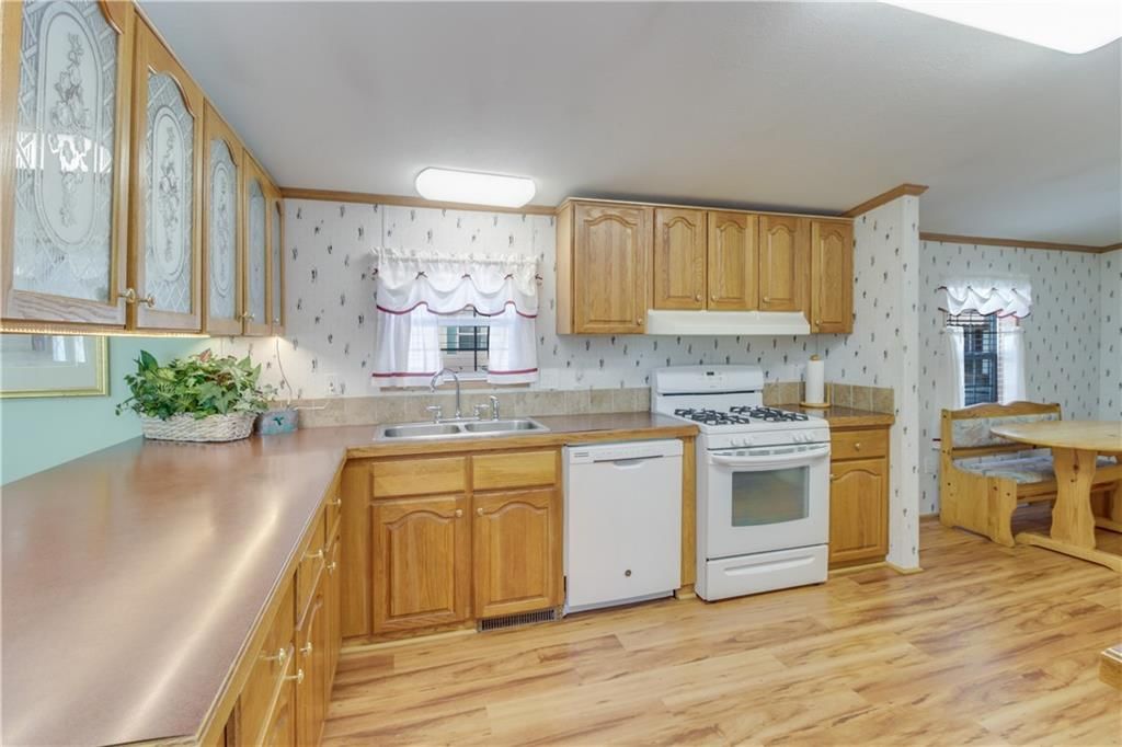 908 NE Cherry Court — photo 9