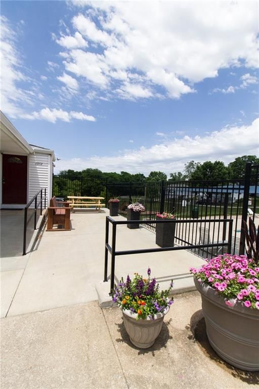 6952 NW Chapel Woods Lane — photo 33