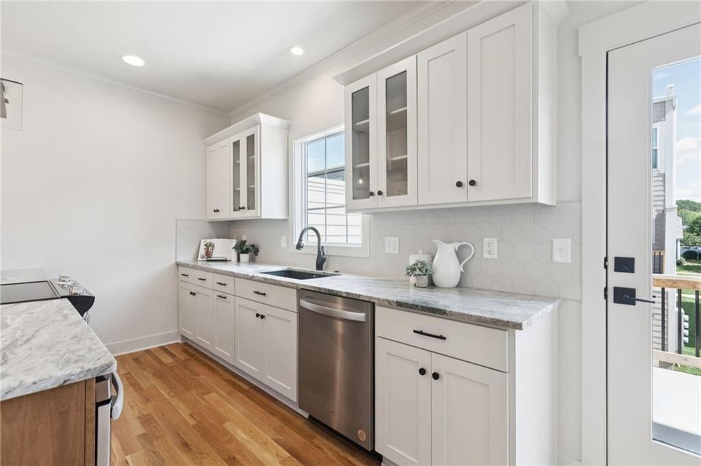 3109 Swift Street — photo 3