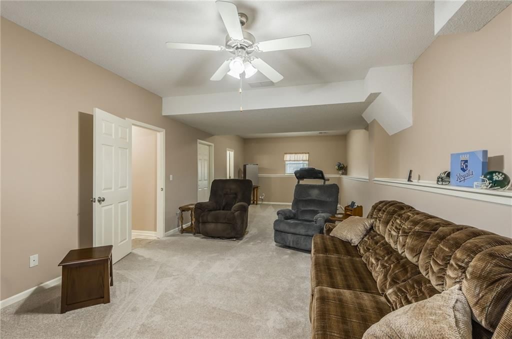 1230 Holly Court — photo 7