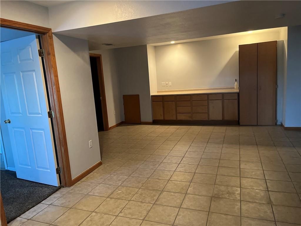 605 Derby Street — photo 8