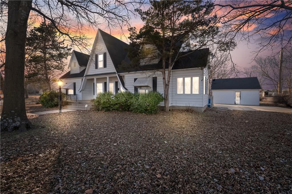 2310 Walnut Street — photo 3