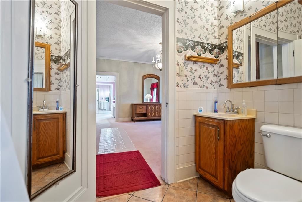 2310 Walnut Street — photo 25