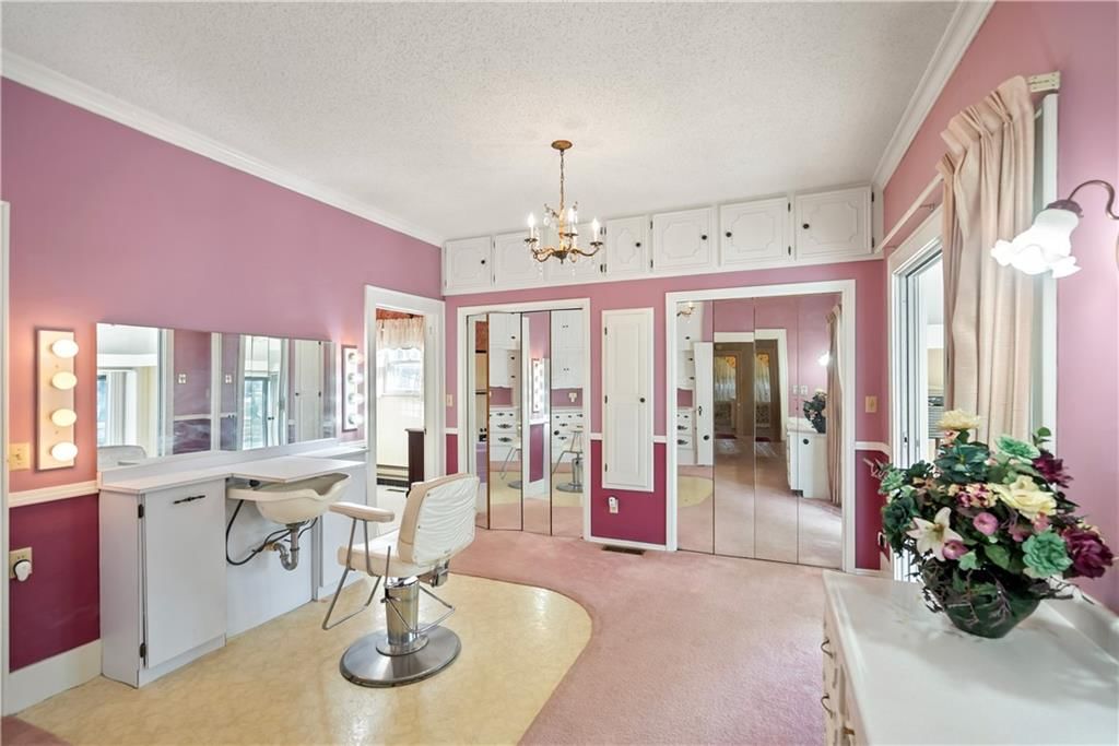 2310 Walnut Street — photo 30