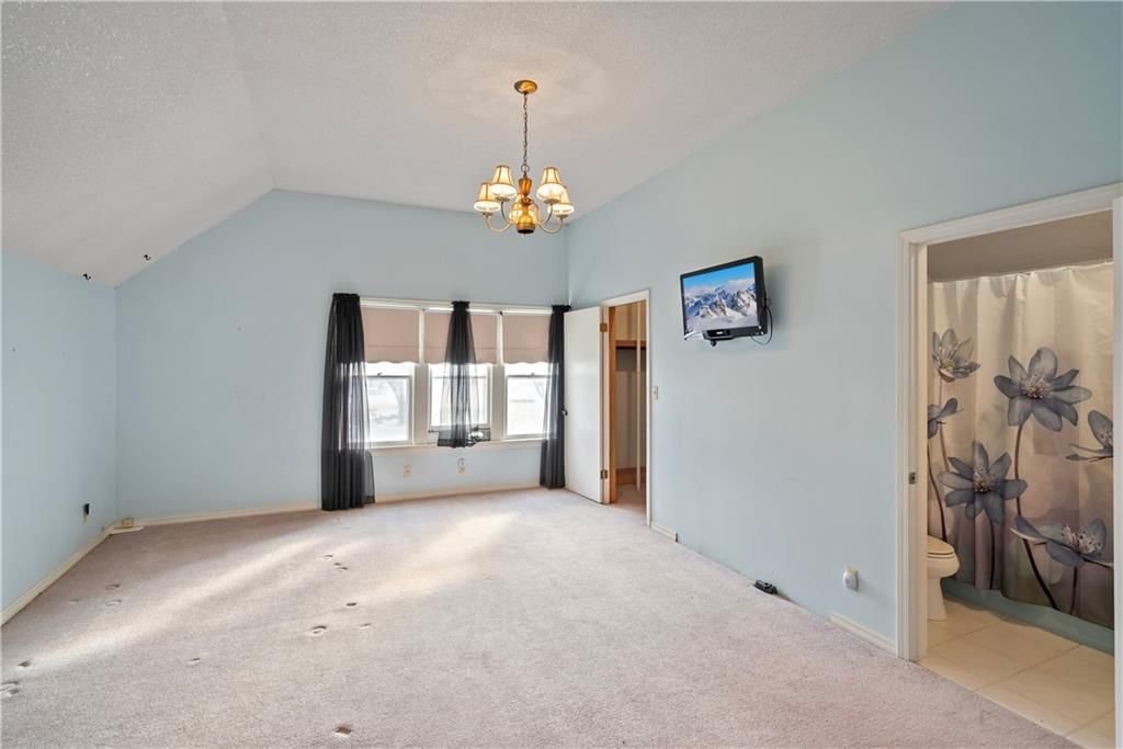 2310 Walnut Street — photo 51
