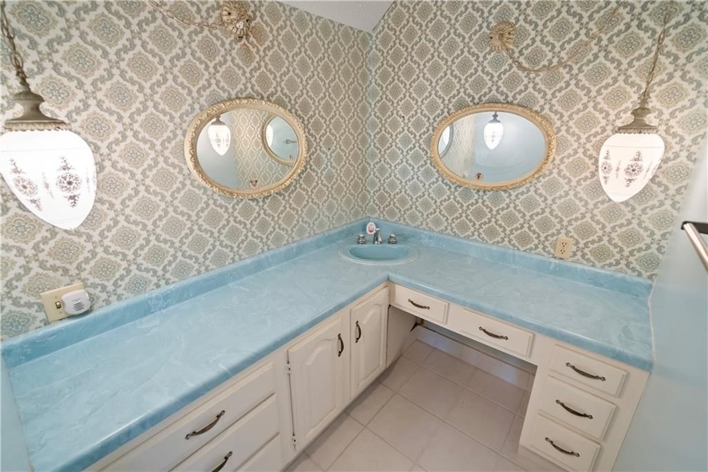 2310 Walnut Street — photo 56