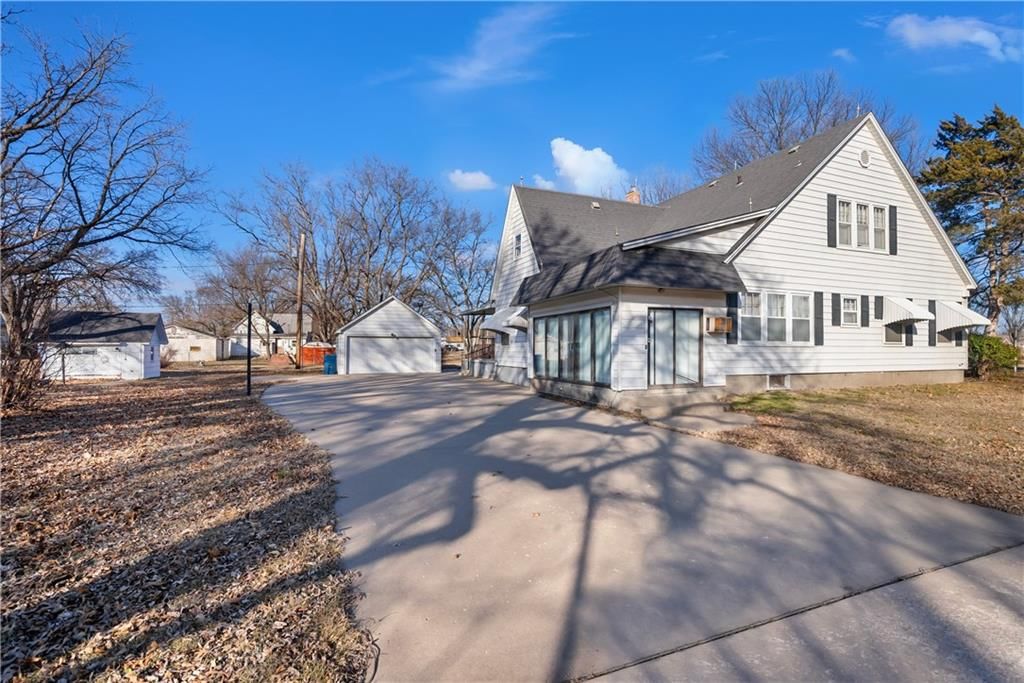 2310 Walnut Street — photo 67