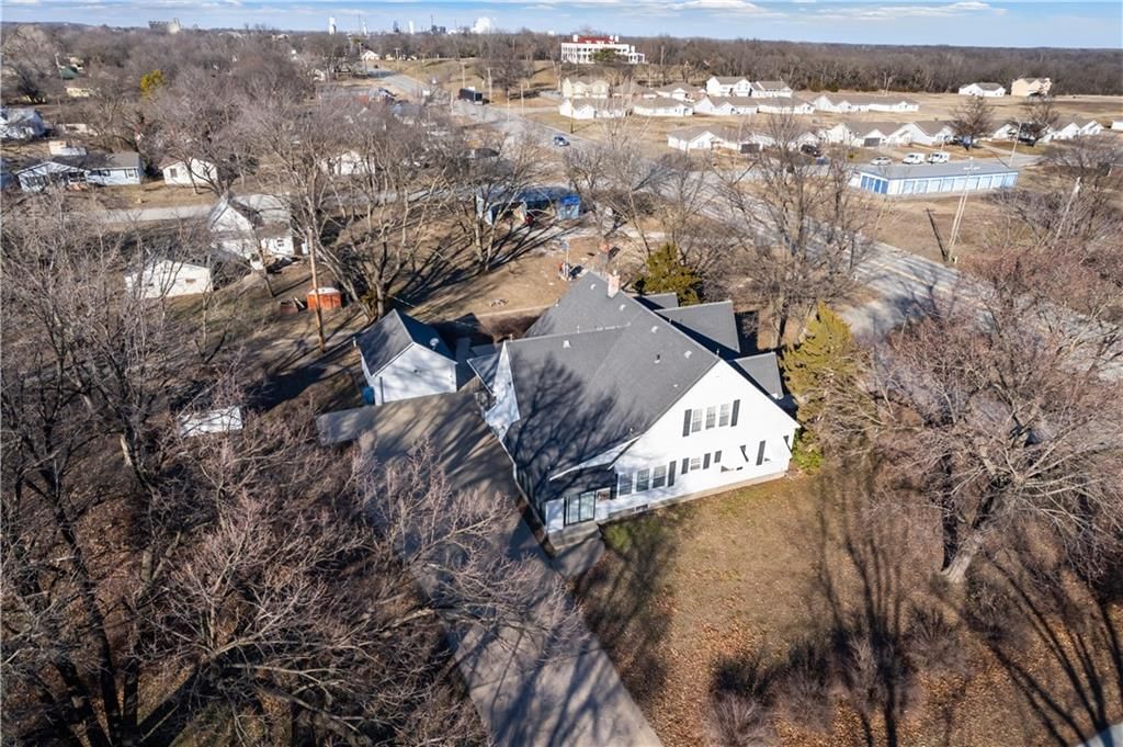 2310 Walnut Street — photo 68