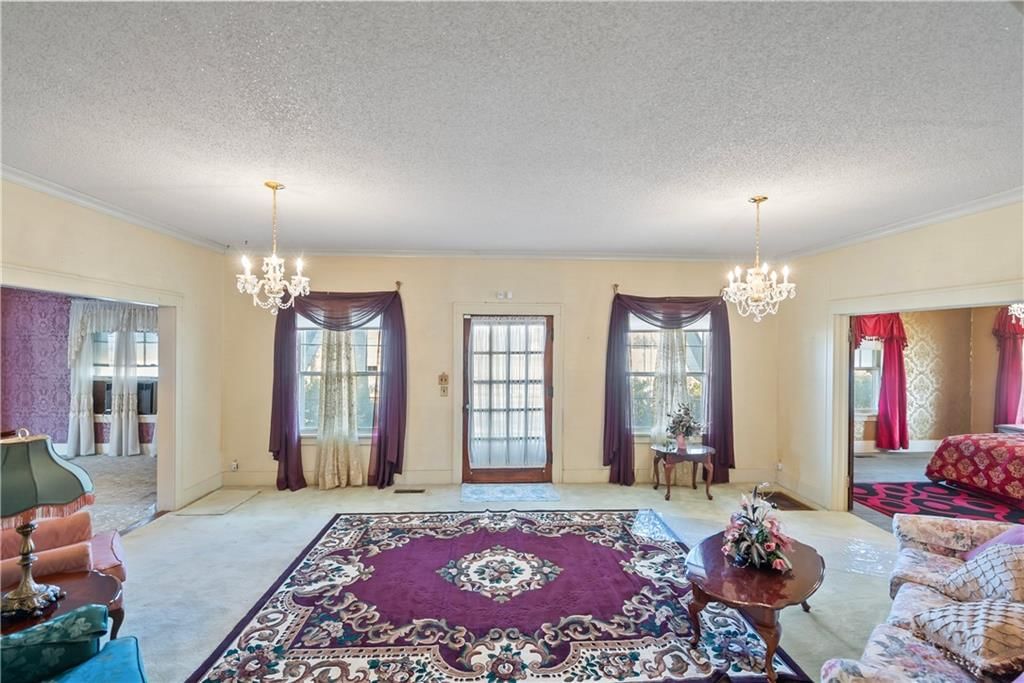 2310 Walnut Street — photo 8