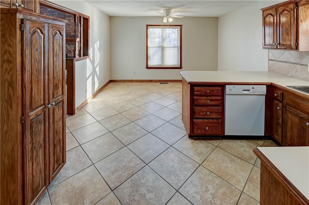 8701 Brenda Lane — photo 11