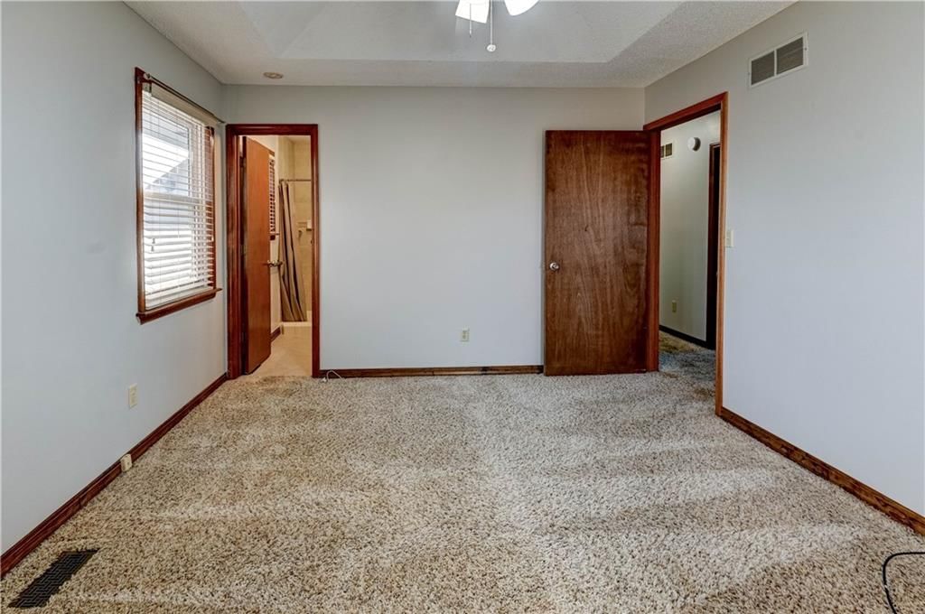 8701 Brenda Lane — photo 16