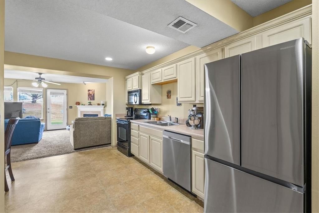 2030 Hickoryleaf Lane — photo 5