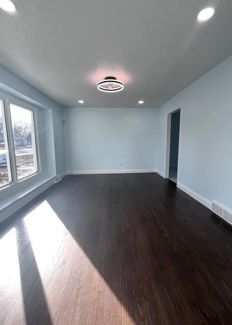 504 E Brier Drive — photo 4