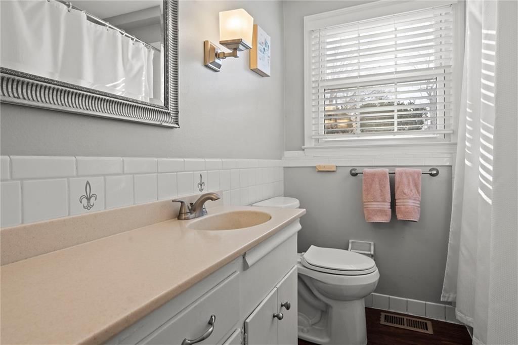 2312 W 105 Street — photo 20