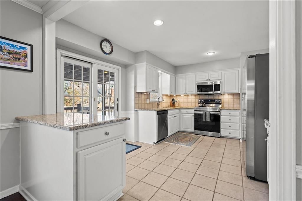 2312 W 105 Street — photo 7