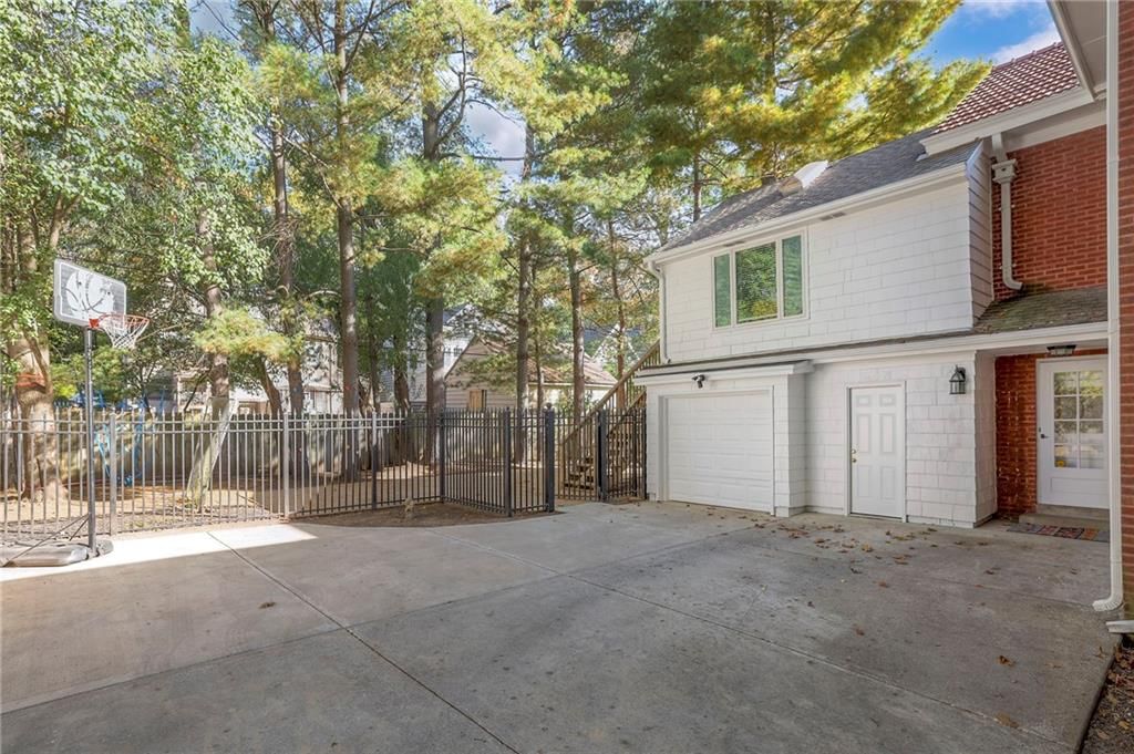 302 W 66 Terrace — photo 26