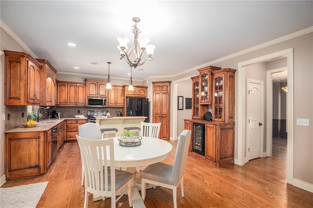 2821 NE Marywood Lane — photo 9