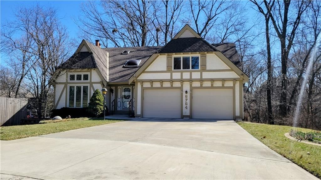 6764 N Park Avenue — photo 2